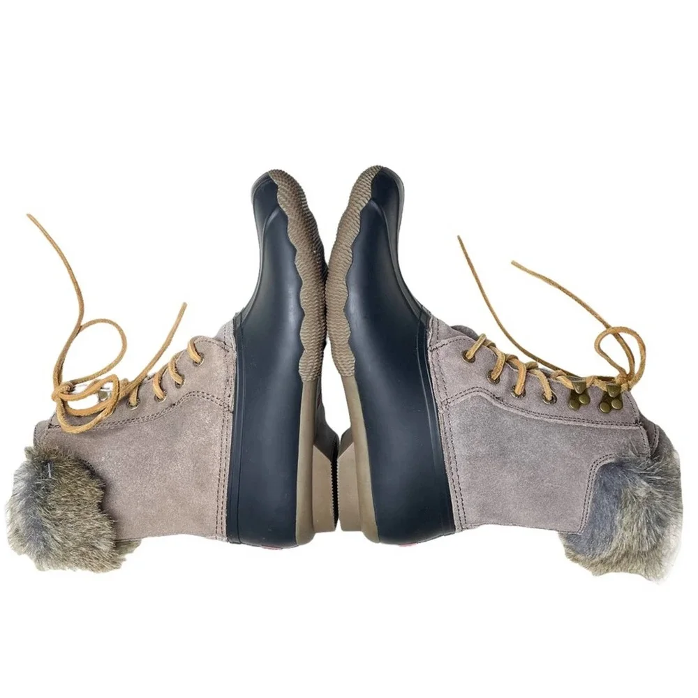 Women's Sperry gray suede faux fur trim waterproof duck boots size 7 - Picture 3 of 7